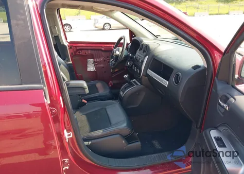 2014 Jeep Compass Latitude z USA, uszkodzony, nr VIN 1C4NJDEB7ED714048